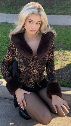 Leopard Print Outfits, Looks Black, Outfit Goals, Winter Fashion Outfits, Outfits Casuales, Cheetah Print, Look Fashion, Classy Outfits, Aesthetic Clothes