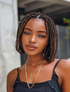 Stylish Short Hair Braid Ideas for 2024 French Braid Hair Styles, Short Hair Braid Ideas, Braid Styles For Short Hair, Bantu Knots Short Hair, Short Box Braids Bob, Box Braids And Cornrows, Hair Braid Ideas, Braids Hairstyles Ideas, Micro Braids Styles