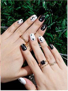 Short Grunge Nails, Short Gothic Nails, Subtle Nail Art, Star Nail Designs, Moon Nails, Grunge Nails