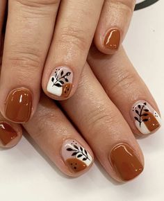 Fall Themed Nails Autumn, Acorn Nails, October Nails Fall Short, Beginning Of Fall Nails, Africa Nails, Simple Fall Nails Autumn, Thanksgiving Nails Short, Fall Themed Nails, Neutral Fall Nails