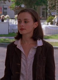 Gilmore Hairstyles, Rory Gilmore Hairstyles, Rory Gilmore Clothes, Rory Gilmore School, Rory Style, Rory Gilmore Hair, Rory Outfits, Gilmore Fashion, Gifted Kid