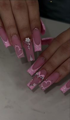 Paznokcie Hello Kitty, Quinceanera Nails, Unghie Sfumate, Nails Design With Rhinestones, Girly Acrylic Nails, Cute Acrylic Nail Designs, Hello Kitty Nails, Acrylic Nails Coffin Pink, Long Square Acrylic Nails