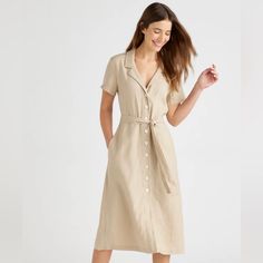 Quince - Linen Shirt Dress - Size X Small It's Got Pockets! We Never Get Tired Of Telling People That, And Neither Will You. This Midi Linen Button Fronted Dress Is So Versatile And Cute, The Compliments Will Be Rolling In. Our Linen Is Made From 100% European Flax, Which Is More Sustainable And Less Resource-Intensive To Grow. Linen Is The Ultimate Year-Round Fabric Because It's Breathable And Naturally Heat-Regulating. Size X- Small New With Tags Quince Linen, Dresses Quince, Navy Blue Midi Dress, Linen Collection, Linen Shirt Dress, Dress Beige, Button Front Dress, Linen Short, European Linens