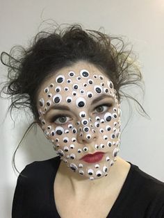 Googly Eyes On Face, Googly Eyes Costume, Googly Eye Costume, Googly Eyes Makeup, Googly Eye Makeup, Wasteland Halloween, Eyes Halloween Decoration, Googly Eyes Halloween, Eye Photoshoot