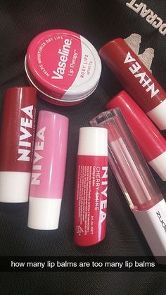 Lip Balms Aesthetic, Lip Balm Aesthetic, Cute Snaps Ideas, Lip Essentials, Beginner Skin Care Routine, Lips Essentials, 17th Birthday Ideas, Face Skin Care Routine, Essentials Aesthetic