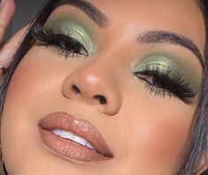 Quince Ideas Sage Green, Enchanted Forest Quince Makeup, Quince Surprise Dance Outfits Sage Green, Eye Makeup For Sage Green Dress, Sage Quince Makeup, Princess Tiana Inspired Makeup, Sage Green Quinceanera Crown, Princess And The Frog Makeup Look, Quinceanera Makeup Sage Green