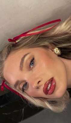 No Make Up Make Up Look, Red Lip Makeup, Red Makeup, Winter Makeup, Gisele Bundchen, Christmas Makeup