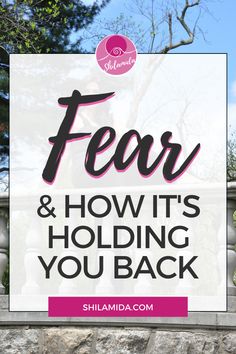 Fear has the power to hold us back.  Use these energy healing techniques to find out how fear is holding you back! Healing Techniques, Gratitude Journal Prompts, Mental Wellbeing, Positive Psychology, Attitude Of Gratitude, 31 Days