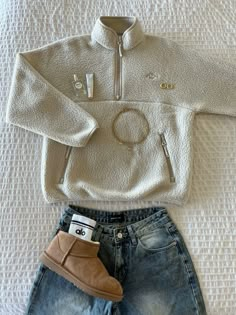 Miaslife_09 on ltk #outfitinspo #winter #outfit #aesthetic #ltk Friday Fits, Winter Outfit Aesthetic, College Outfits Winter, Outfit Inspo Casual, Cute Outfits For School, School Fits, Winter Fits, Simple Trendy Outfits, Outfit Aesthetic