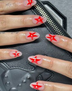 Gem Gel Nails, Summer Nails Stars, Short Round Nails Designs, Funky French Nails, Green Star Nails, Red Nails With Gems, Short Star Nails, Red Star Nails, Unghie Sfumate