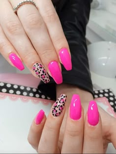 Hot Pink Animal Print Nails, Hot Pink And Cheetah Nails, Hot Pink Cheetah Nails, Pink Cheetah Nails, Nail Designs Hot Pink, Leopard Nail Designs, Almond Nails Pink, Cheetah Nail Designs