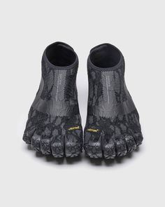 Vibram FiveFingers by SUICOKE x doublet 2024

Модель доступна для покупки онлайн на сайте SUICOKE, цена за пару составляет $360. Vibram Fivefingers, Funky Dresses, Human Touch, Funky Shoes, Fresh Shoes, Five Fingers, Mens Fashion Streetwear, Innovative Fashion