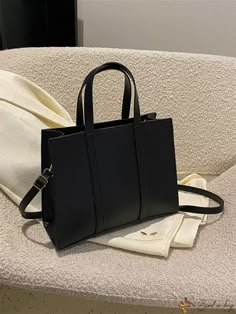 Retro Handbags, Minimalist Accessories, Bag Trends