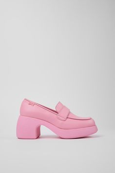 Pink Formal Shoes, Colorful Loafers, Formal Shoes For Women, Fairy Academia, Strong Feminine, Pink Loafers, Prada Loafers, Pink Mules, Leather Loafers Women