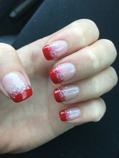 Christmas Nail Tips Designs, Cute Christmas Nails Simple Short, Christmas Gel Nails French Tip, Powder Christmas Nails, Simple Holiday Nails Square, Christmas Nail Tips French, Christmas Nails Red Tips, Christmas Finger Nails, French Manicure Christmas