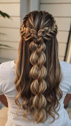 Style your long Rapunzel hair with our elegant side braid ideas. Here you will find inspiration for your next braid, including crown and French braids. Princess Hair Styles, Nail Eyeshadow, Art Dresses, Princess Crowns, Hair Styels, Formal Hairstyles For Long Hair, Easy Hairstyles For Thick Hair, Hairstyle Fashion