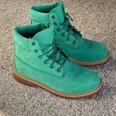 Worn Just A Couple Of Times. A Few Tiny Spots Here And There, See Photos. From The Outside, These Look Practically New. Solid Tread. Laces Were Tucked In; Look New. Youth/Juniors Size 5.5. Similar To Women’s Size 7. Emerald Green Color, Timberlands Shoes, Timberlands Women, Timberland Shoes, Emerald Green, Green Color, Green Colors, Emerald, Villa