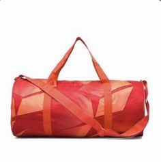 Premium Quality UNDER ARMOUR FAVORITE 2.0 NEW DUFFLE BAG/GYM BAG RED - Free Shipping!, Womens Bags Handbags Under Armour Logo, Light Rain, Side Pocket, Small Items, You Bag, Water Repellent, Gym Bag, Bags Handbags, Under Armour