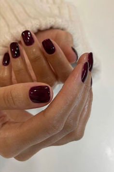 Gel Nail Polish Full Maroon Wine Red Color,elegant shades of popular and trendy colors suitable for all seasons and daily routine life!.Color Number is: a236.This color is suitable for winter. Healthy: 9 Toxin Free Ingredient makes it safe and has low odor. Easy Application and Good Tenacity.With proper application, last at least 4 weeks. Maroon Nails On Brown Skin, Short Sqovalnails, Wine Pedicure, Burgundy Dip Nails, Short Round Nails Fall, Fall Natural Nails Short, Short Gel Extension Nails, September Toe Nails Color, Square Oval Nails Short