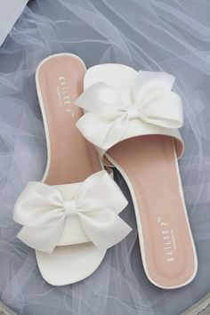 Wedding Shoes Flats Sandals, Sepatu Pump, Bridesmaid Sandals, Jungkook Smile, Pretty Sandals, Wedding Shoes Flats, Bridal Sandals, Fashion Slippers, Shoes Flats Sandals