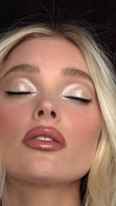 #glowyskin #glasskin #makeup #eyeshadow After Party Makeup, Make Up Evening, Makeup Looks No Eyeliner, Cool Easy Makeup, Senior Prom Makeup, Formal Eyeshadow Looks, Starlight Makeup, Fashion And Makeup, Cool Girl Makeup Looks