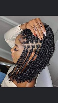 Passion Knotless Braids, Individual Braids For Black Women, Box Braid Bob, Braid Hacks, Braided Hairstyles Short, Knotless Bob, Braid Bob, Birthday Hairstyle, Braids With Curly Ends