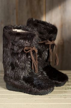 Men's Pajar Baffio Beaver Fur Boots by Overland Sheepskin Co. (style 55419) Mens Fur Winter Boots, Mens Boots With Fur, Mens Fur Lined Boots, Beaver Pelt, Brown Fringe Boots, Mukluk Boots, Brown Fringe, Santa Boots, Gravel Path