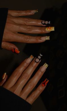 November Colors Nails, Fall Nails Simple Square, Turkey Nail Designs Thanksgiving, Thanksgiving Square Nails, Short Acrylic Nails Square Fall, Short Fall Acrylic Nails Square, November Nail Ideas Square, Nail Ideas Fall Autumn, Thanksgiving Acrylic Nail Designs