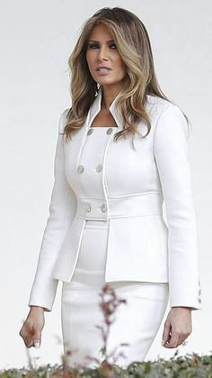 Silk Bodycon Dress, White Suit, Classy Dress Outfits, Stylish Jackets, Dress Jacket, Olivia Palermo, African Fashion Dresses, White Outfits, Bodycon Dresses