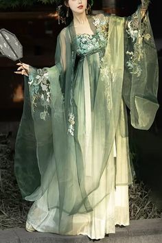 Process Time: Could be shipped out in 1-3 working days. Fabric: Polyester, Cotton, Chiffon Color: Green Feature: Embroidery Style: Classic, Chinese Style Clothing Type: Dress Include: Dress*1+Lining*1+Shawl*1(Any of the accessory is not included.) Size (IN) Bust Height S 31.50-34.65 61.02-62.99 M 33.46-37.40 62.99-65.35 L 35.43-39.37 65.35-66.93 XL 38.58-42.52 66.93-68.90 Size (CM) Bust Height S 80-88 155-160 M 85-95 160-166 L 90-100 166-170 XL 98-108 170-175 Old Chinese Clothes, Chinese Traditional Dress Princesses, Ancient Chinese Clothing Woman, Green Hanfu, Chinese Gown, Traditional Chinese Clothing