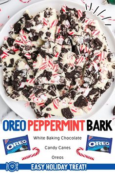 Oreo Peppermint Bark Oreo Peppermint Bark, Oreo Bark Recipe, Christmas Peppermint Bark, Candy Corn Bark, Oreo Bark, Easy Holiday Treats, Christmas Sweet Treats, Christmas Peppermint, Candy Bark