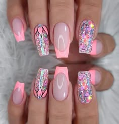 Pink Chrome Nails, Confetti Nails, Pink Glitter Nails, Fancy Nails Designs, Pretty Nail Art Designs, White Nail Designs, White Nail, Acrylic Nails Coffin Short, Nail Designs Glitter