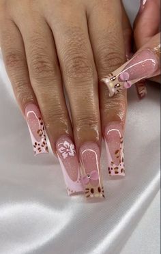 Hello Kitty Leopard Print Nails, Hello Kitty Thanksgiving Nails, Pink Leopard Print Nails Acrylic, Brown Hello Kitty Nails, Hello Kitty Fall Nails, Pink Thanksgiving Nails, Nail Ideas Acrylic Long, Bratz Doll Nails, Pink Nails Hello Kitty