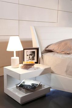 Vig Furniture Modrest Esso Modern White Glossy Nightstand Nightstands Bedroom, Minimalist Nightstand, Open Cube, Bedroom Theme, Oak Nightstand, Cube Design, White Nightstand, Wood Accent, Modern Bedroom Design