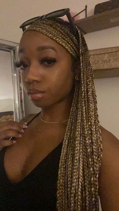 Brown White And Black Knotless Braids, Dark Blonde Braids Black Women, Honey Blonde Senegalese Twist, Colour 27 Braids On Dark Skin, 27 And 30 Braids, Highlight Braids, Brown And Blonde Braids, Light Brown Braids