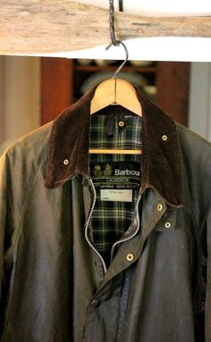 Mode Style Anglais, Swaine Adeney Brigg, Barbour Clothing, Mens Fashion Country, Barbour Style, Tweed Run, Style Anglais, Preppy Mens Fashion, Barbour Jacket