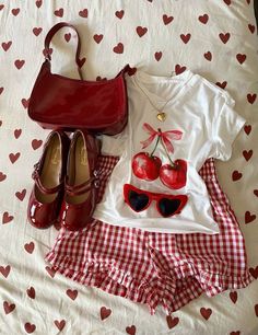 Americana Vintage Outfit, Coquette Vintage Outfits, Americana Fashion Aesthetic, Americana Summer Outfit, Real Coquette Outfit, American Coquette Outfits, Americana Coquette Outfit, Vintage Preppy Outfits, Vintage Americana Aesthetic Outfit