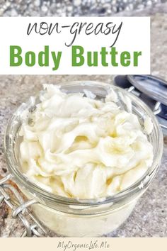 Homemade Whipped Body Butter with Shea Butter & Cocoa Butter (+Printable Labels) Body Butter Recipe Whipped, Homemade Whipped Body Butter, Body Cream Recipe, Whipped Body Butter Recipe, Body Butter Recipe Homemade, Diy Body Butter Recipes, Diy Body Lotion, Body Butter Recipe, Organic Body Butter