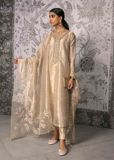 Nikkah Dress, Salwar Kamiz, Boutique Dress Designs, Pakistani Dress Design, Designs For Dresses