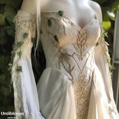 Wedding Dress Fantasy, Elven Fairy, Elven Wedding Dress, Lotr Wedding, Medieval Wedding Dress, Elven Dress, Pagan Wedding, Fairy Wedding Dress, Medieval Wedding