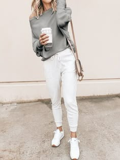 Plain Sweaters, Stil Boho, Leggings Outfit, Winter Leggings, Summer Work Outfits, Casual Long Sleeve Shirts, Mode Casual, Casual Sweater, Outfit Fall