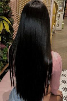 long black hair, latina, straight hair asthetic, shiny hair Long Straight Black Hair, Healthy Black Hair, Shiny Black Hair, Dark Black Hair, Black Hair Types, Pin Straight Hair, Black Hair Aesthetic, Long Shiny Hair, Straight Black Hair