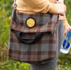 Kilt Fashion: OUTLANDER Messenger-Style Tote Bag Poly-Viscose Tartan. #outlander #outlanderstarz #outlanderseries #outlanderseason4 #celtic Outlander Tartan, Kilt Fashion, Outlander Patterns, British Isles Cruise, Outlander Style, Campbell Tartan, Great Kilt, Thistle Design, Tartan Kilt