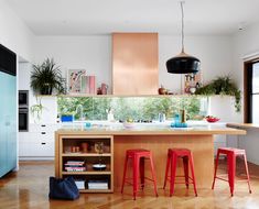 Nestled among 100-year-old Edwardian homes, this modernist home in Melbourne’s inner south-east is a standout thanks to it's bold and creative colour scheme. Take a look inside. Kitchen Island Bench, Melbourne House, All White Kitchen, Best Kitchen Designs, Kitchen Inspo, Kitchen Colors, 인테리어 디자인, Kitchen Renovation