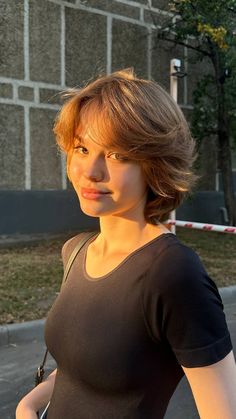 Mid Short Hair, Short Short Hair, Short Hair Aesthetic, Hair Sculpture, Hair Stules, Layered Bob With Bangs, Mom Haircuts, Cinnamon Hair, Make A Wish Foundation