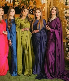 Stylish Sarees Party Wear, Dresses For Indian Wedding, Pakistani Sarees, Indowestern Dresses, Suit Anarkali, Indian Bridesmaid Dresses, Beautiful Pakistani Dresses