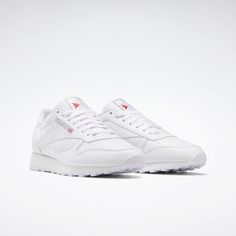 Clean, minimalist design keeps your look forever fresh. Consider these Reebok Classic Leather Shoes your blank canvas for style. Sharp lines and solid colours make it easy to pair them with anything. Behind the scenes, a cushioned midsole and soft lining add nonstop comfort. Leather upper Lace closure EVA midsole High-abrasion-resistant rubber outsole Textile lining Color: Cloud White / Cloud White / Pure Grey 3 Product code: GY0953 Reebok Classic Sneakers, White Reebok, Reebok Classic Leather, Reebok Classics, Reebok Shoes, Womens Reebok, Reebok Classic, Unisex Shoes, Leather Shoes Woman