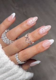 French Almond Christmas Nails, New Nail Designs 2024 Winter, Christmas White Nails Almond, Christmas Nails Ideas Almond, Cute Simple Christmas Nails Almond, Winter Christmas Nails Almond Shape, White Holiday Nails Almond, Almond Nail Art Christmas, Ballerina Nails New Years