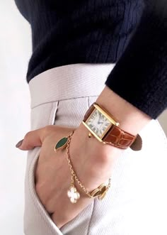 Unique Watches, Girl Time, Classy Watch, Personalized Watches, Casual Outfit Inspiration