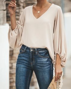 Lasaky - Loose-Fit Casual Chiffon Blouse with Lantern Sleeves Casual Chiffon Blouse, Colorful Vibes, Looks Jeans, Lantern Sleeved Blouses, Mode Boho, Balloon Sleeve Blouse, Loose Shirts, Chiffon Blouse, V Neck Blouse